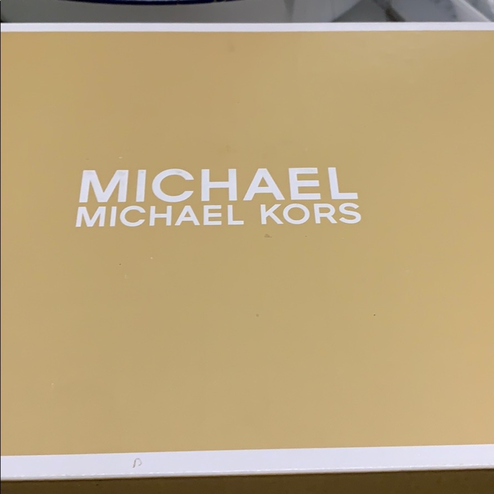 Michael Kors London thong Lasered Leather